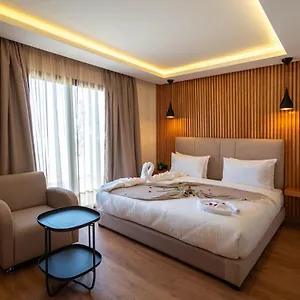 Unico Maarif Hotel